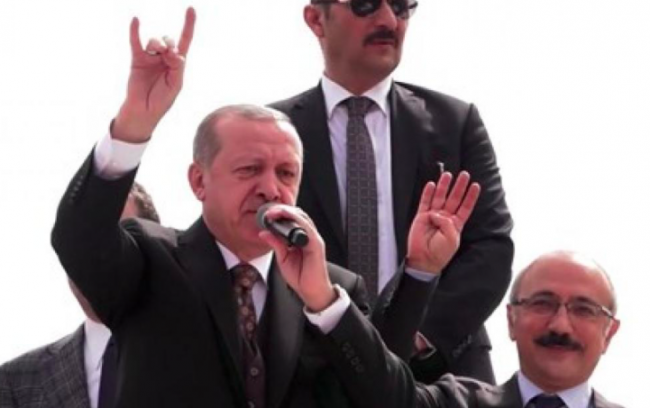 Erdogan sitter orubbad kvar vid makten trots valförlusten - med svenskt stöd