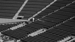 Tom fotbollsstadium. Foto: FreePik