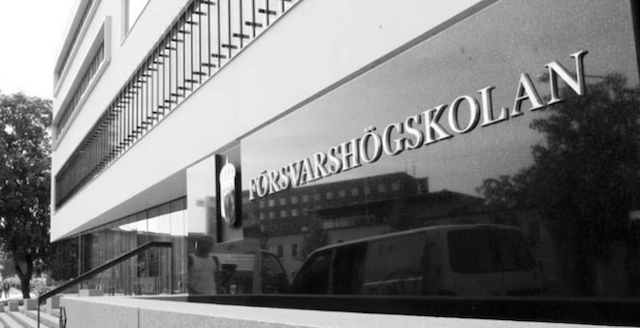 Försvarshögskolans problem vitt kända sedan 2019 - Regeringen nöjd med utvecklingen