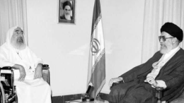 Sheikh Ahmed Yassin med Irans tidigare ledare Ali Khamenei. Arkivbild Iran MFA.